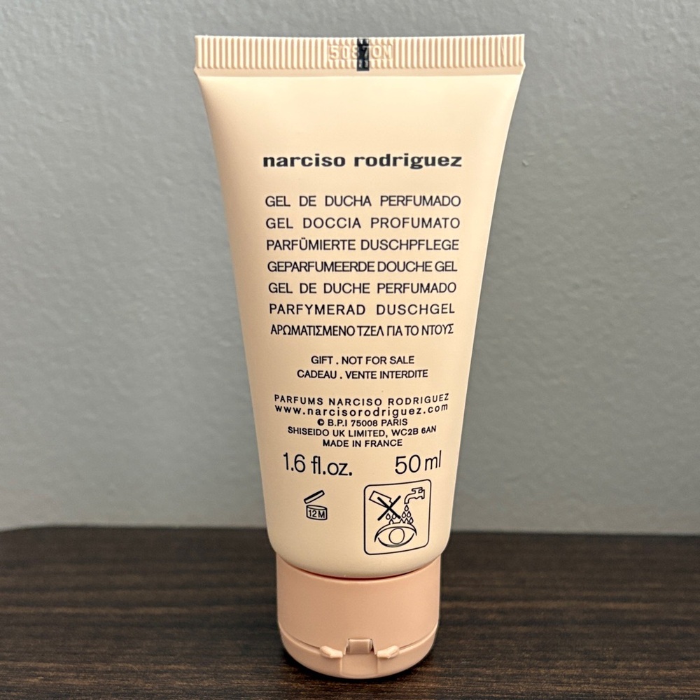 Narciso Rodriguez Poudrée Body Care Set (2) Lotion + Shower Gel 🤍 - Picture 3 of 5